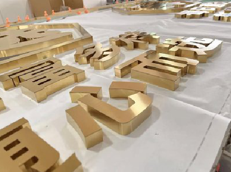 天峨拉丝不锈钢字的特点。